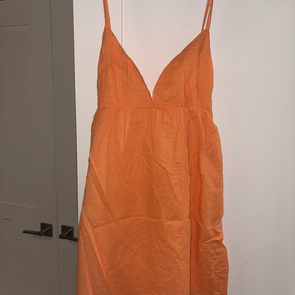 Mini summer dress w adjustable straps- no stains, only worn once, good condition